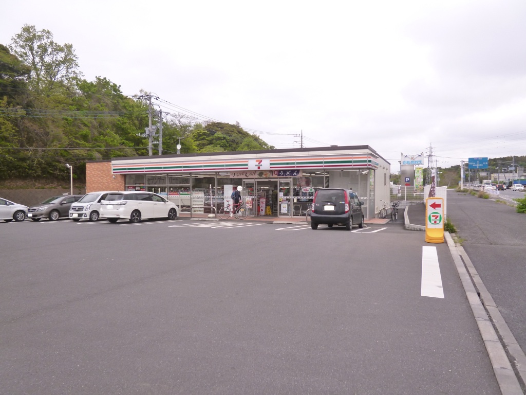 コンビニ　セブンイレブン印西竹袋店（コンビニ）まで1373m