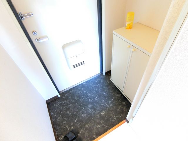 玄関　同物件別部屋
