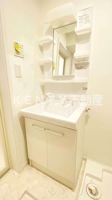 洗面設備　脱衣スペースもあります