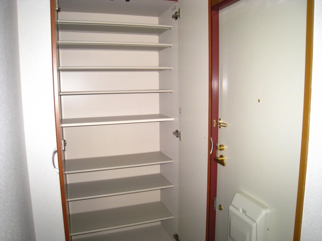 玄関　同物件別部屋