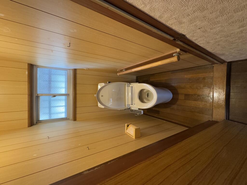 富士市久沢戸建のトイレ写真