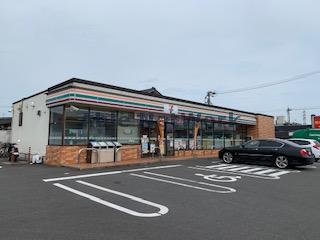 コンビニ　セブンイレブン都城下川東四丁目店（コンビニ）まで261m