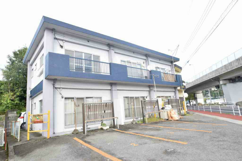 中ノ町荘　西棟の建物外観