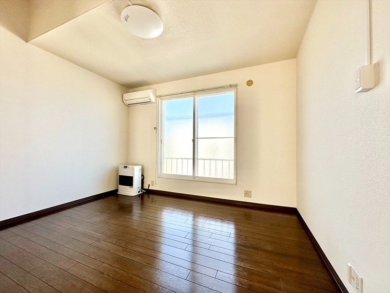 居室・リビング　洋室（8帖）の様子