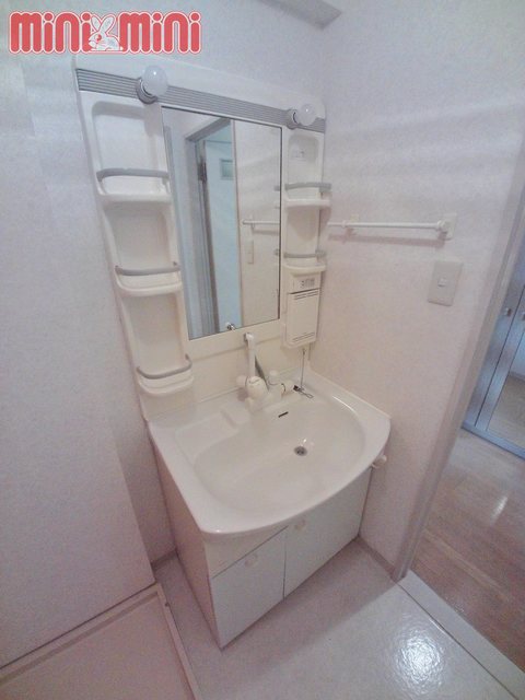 洗面設備　シャンプードレッサー付の洗面台