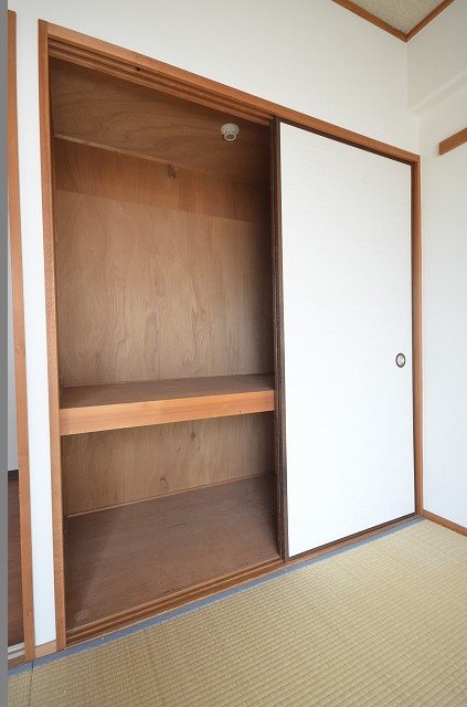 収納　同物件、別号室の写真です