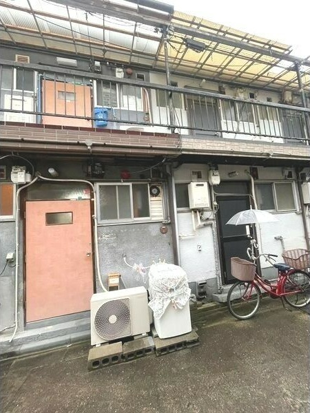 【今井荘の建物外観】