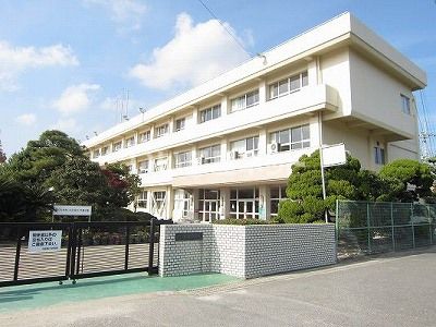 小学校　北島町立北島南小学校（小学校）まで525m