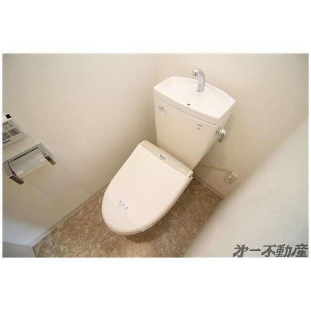 トイレ　温水洗浄便座