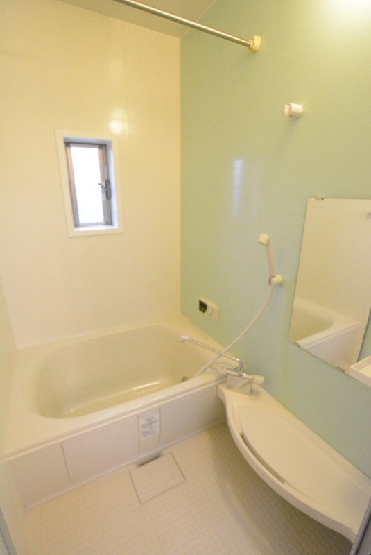 バス・シャワールーム　浴室乾燥機・追い焚き機能付き風呂