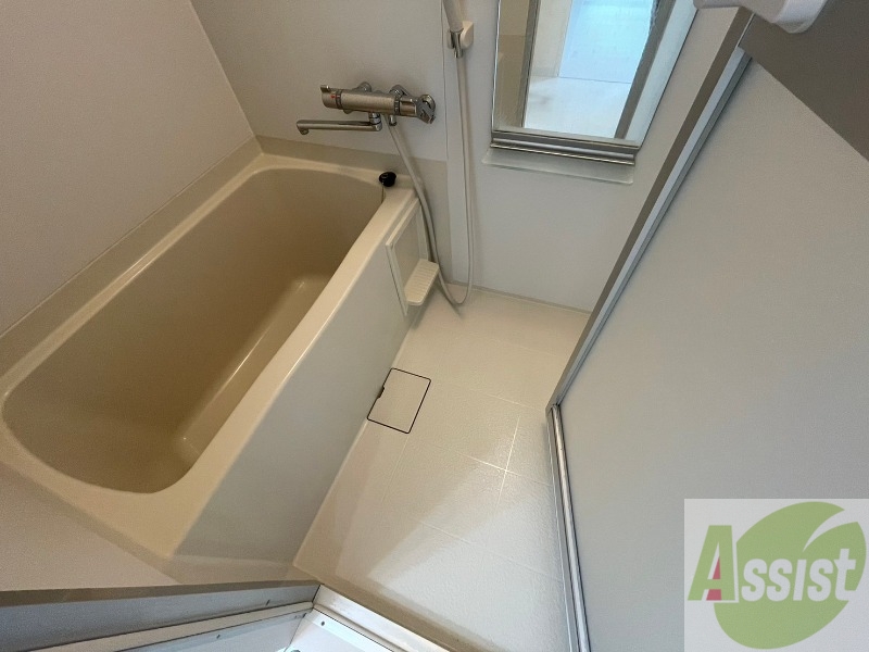 バス・シャワールーム　お風呂になります。一日の疲れを癒してくださいね。