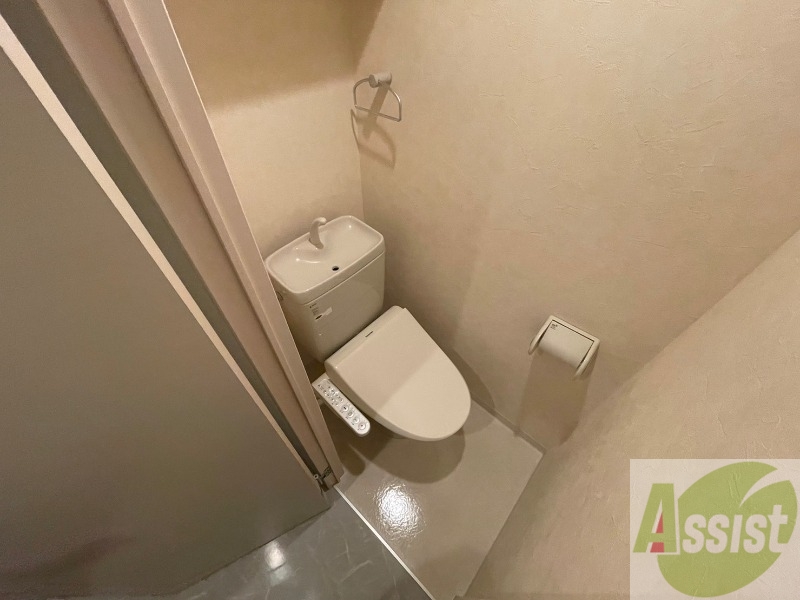 トイレ　トイレです。ウォシュレット付を探している方、おすすめです。