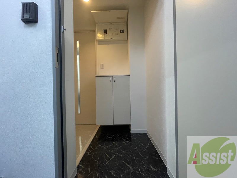 玄関　玄関の様子です。明るい印象ですね。気分もあがりそう。