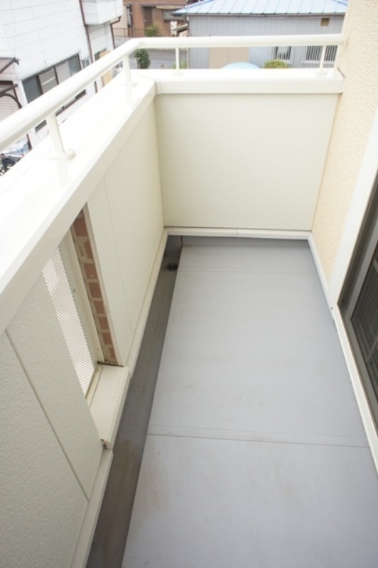 バルコニー　図面と現状に相違がある場合には現状を優先