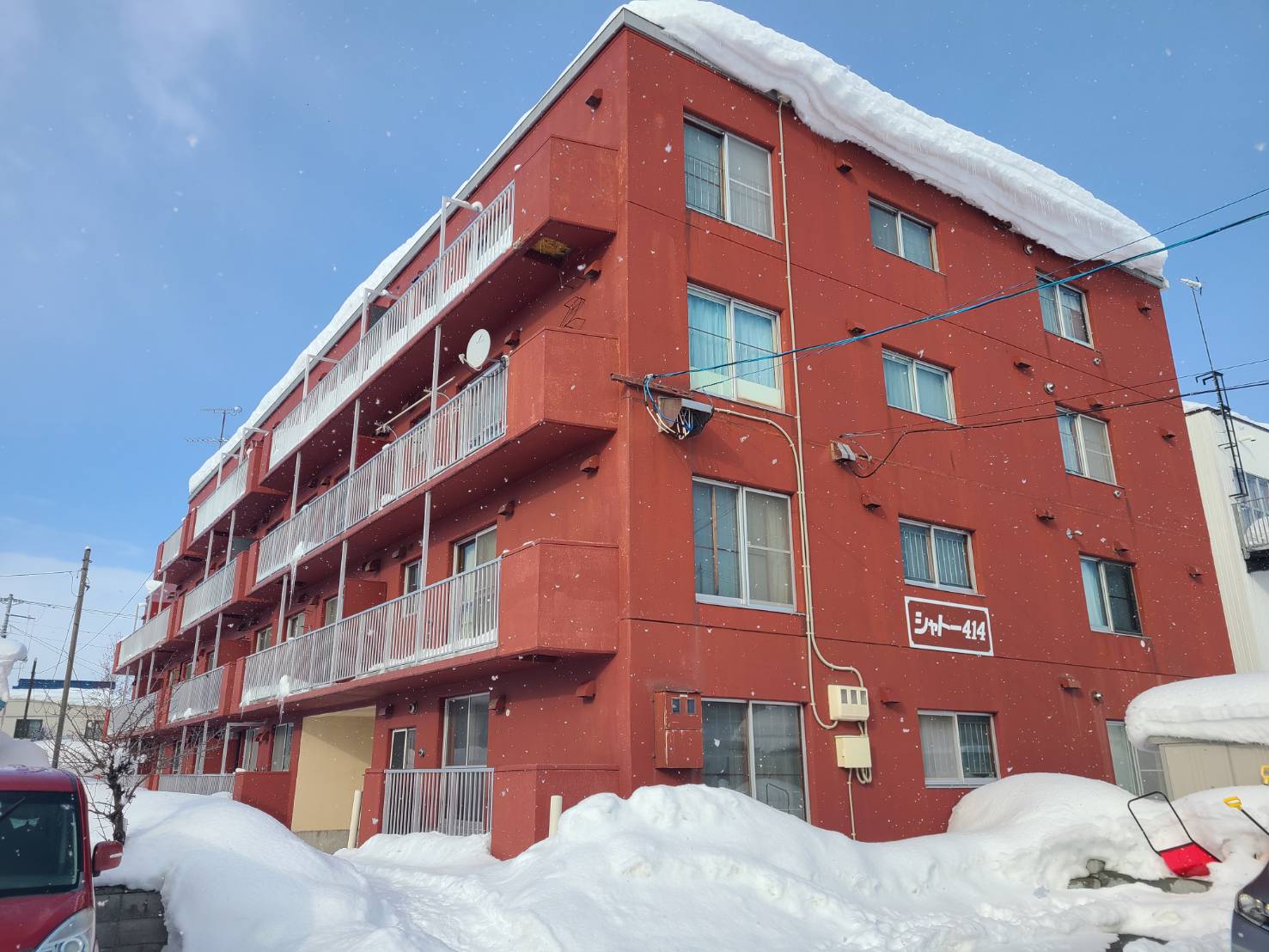 岩見沢市四条西のマンションの建物外観