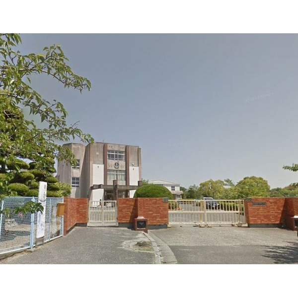 小学校　宇部市立小羽山小学校（小学校）まで1349m