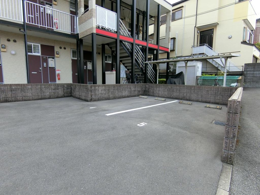 駐車場　駐車場