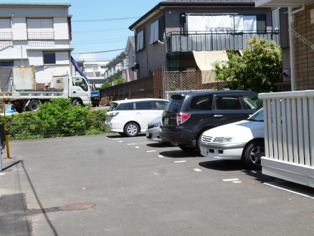 【エクセレント和田町IIの駐車場】