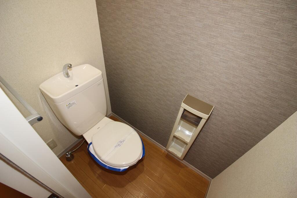 トイレ　トイレを撮影