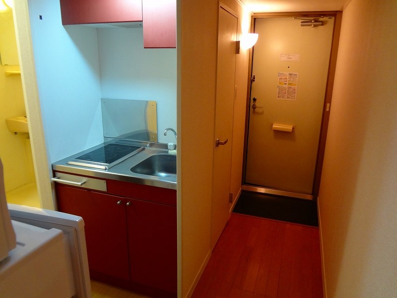 玄関　同タイプ部屋の写真となり設備等は現況と異なる場合があります。