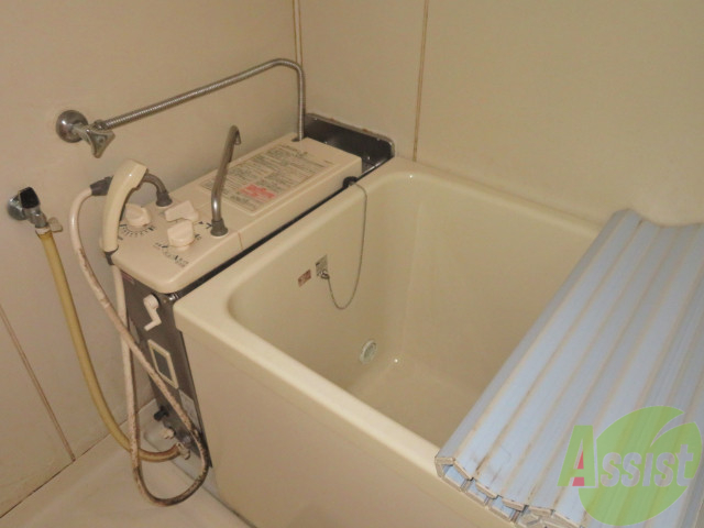 バス・シャワールーム　一人暮らしにはちょうどいい大きさの浴室かもしれません。