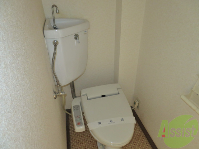 トイレ　ウォシュレット付きだと、清潔感があって良いですね。