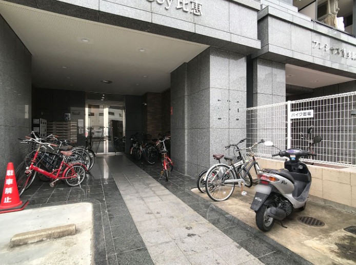 トイレ　駐輪場