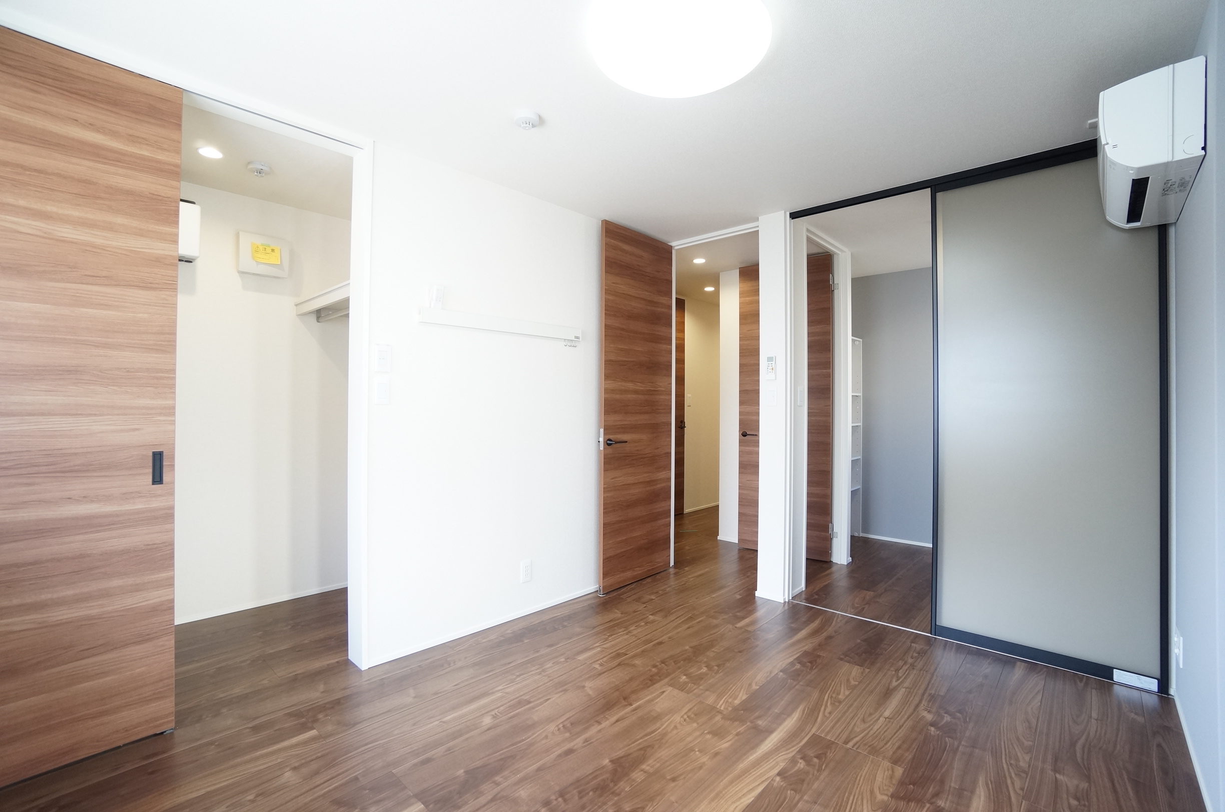 居室・リビング　居室、フローリング、エアコン付