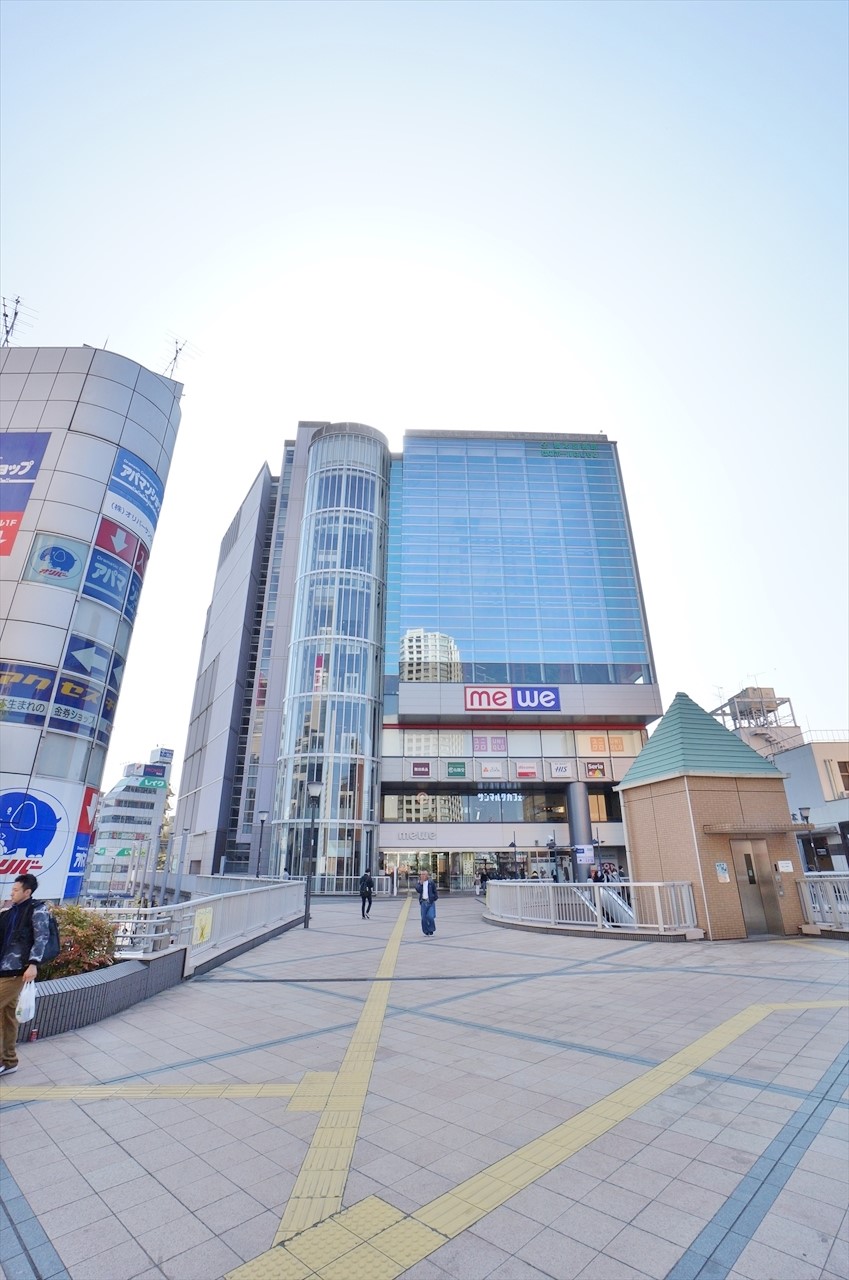 ショッピングセンター　ミウィ橋本、ロピア、無印良品、ユニクロ、カルディー（ショッピングセンター）まで525m