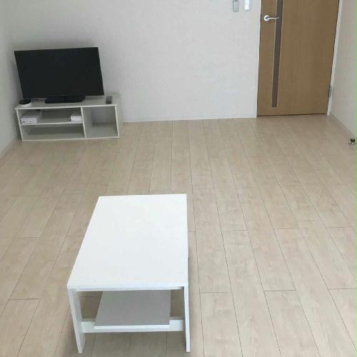 居室・リビング　机設置有り。