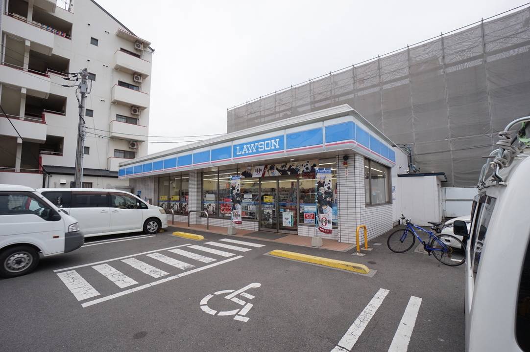コンビニ　ローソン松山清水町3丁目店（コンビニ）まで605m