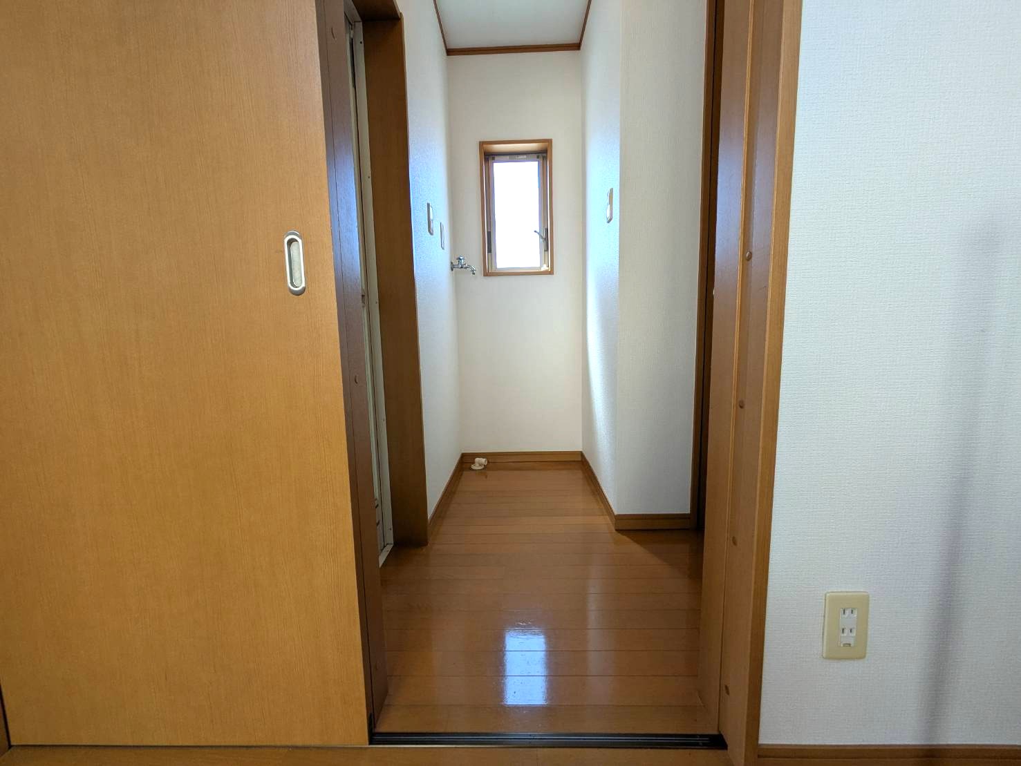 洗面設備　洗濯機置場