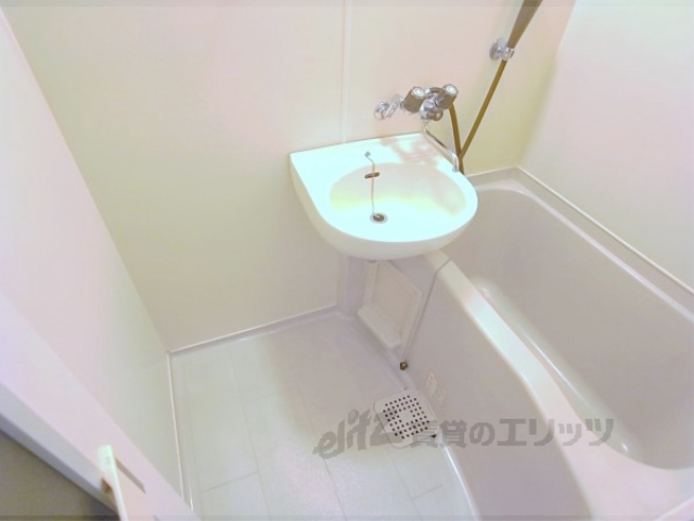 バス・シャワールーム　バス