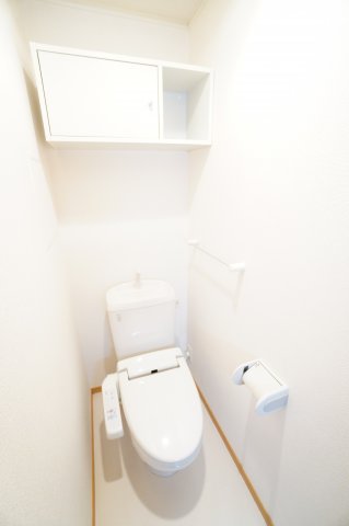 トイレ　※同物件・反転タイプの写真です。