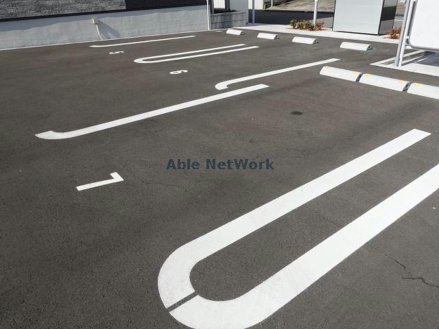 駐車場　駐車場