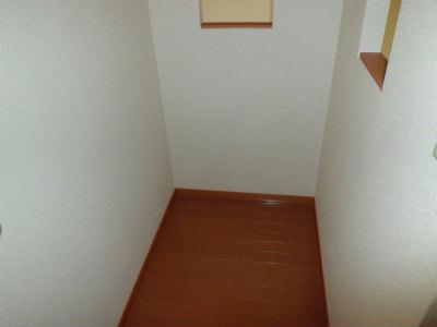 その他　階段脇の小部屋。色んな用途で使えます。