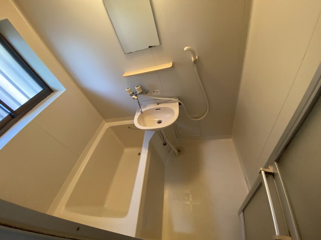 バス・シャワールーム　トイレ別のユニットバス