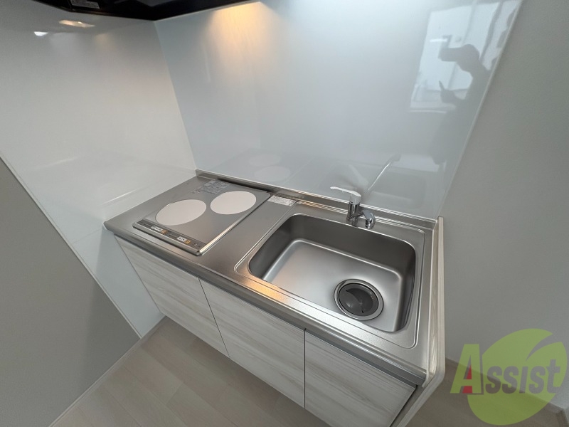 キッチン　キッチンはこちらのＩＨクッキングヒーター付きになりますね。