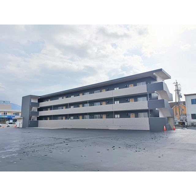 建物外観　舗装前