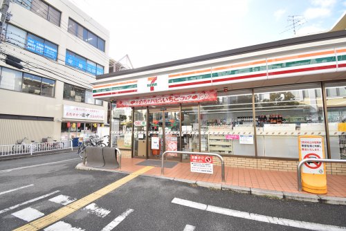 コンビニ　セブンイレブン 阪急塚口駅南店（コンビニ）まで366m