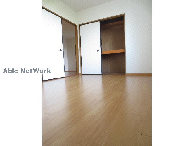 収納　洋室６帖