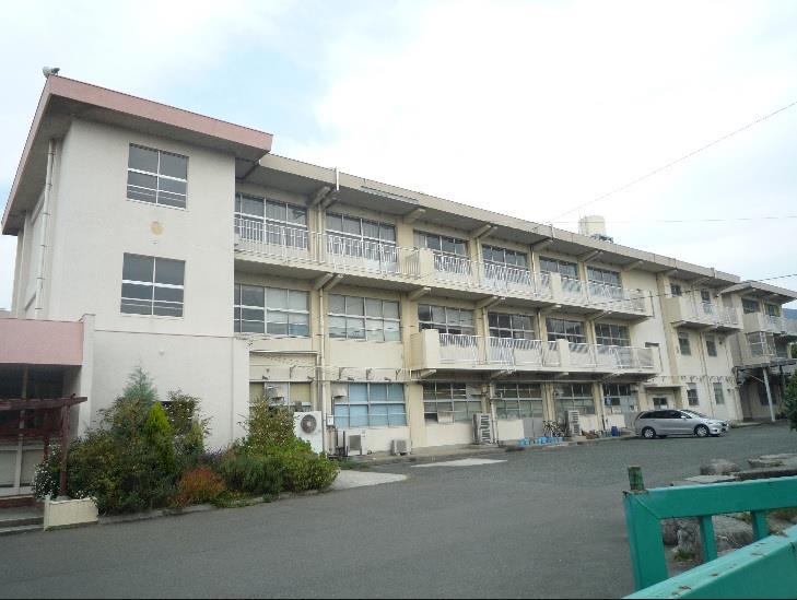 中学校　城南中学校（中学校）まで450m