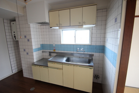 キッチン　※別部屋の写真です