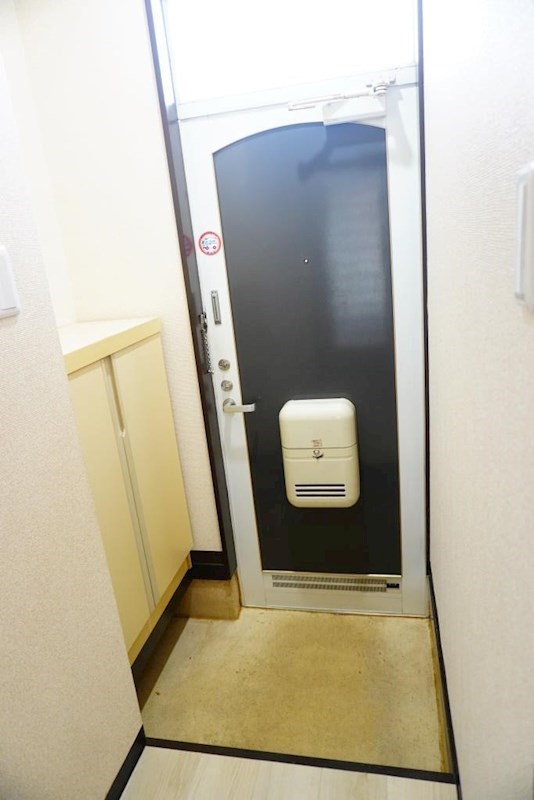 玄関　玄関収納あり