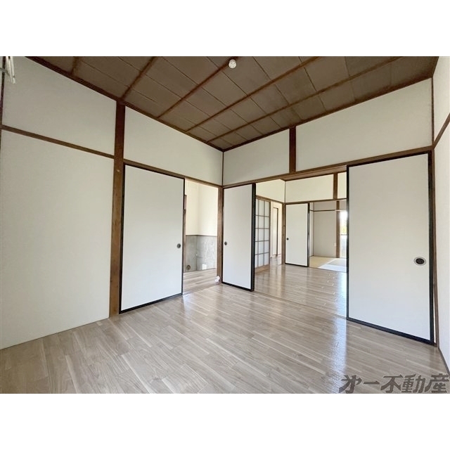 建物外観　洋室
