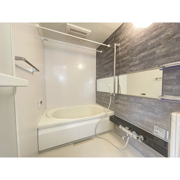 バス・シャワールーム　ゆったりとした浴槽で快適バスタイム♪