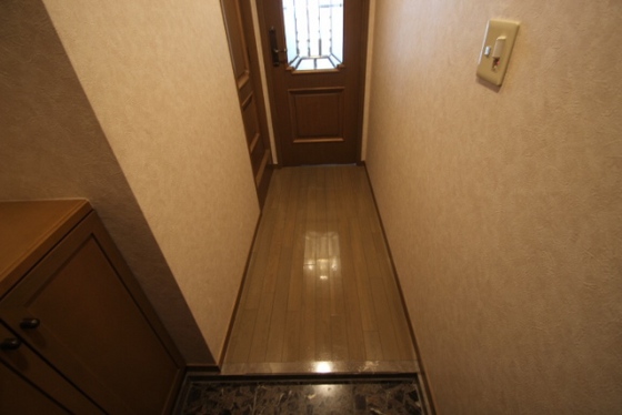 玄関　※別号室のお写真です。