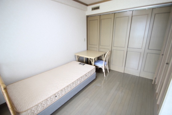 居室・リビング　※別号室のお写真です。