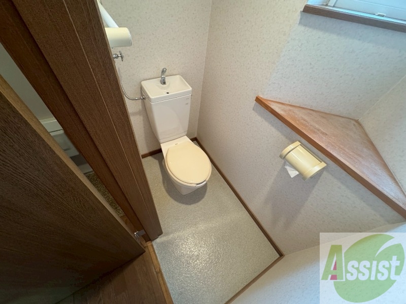 トイレ　こちらはトイレです。清潔感があり、安心して使用できます。