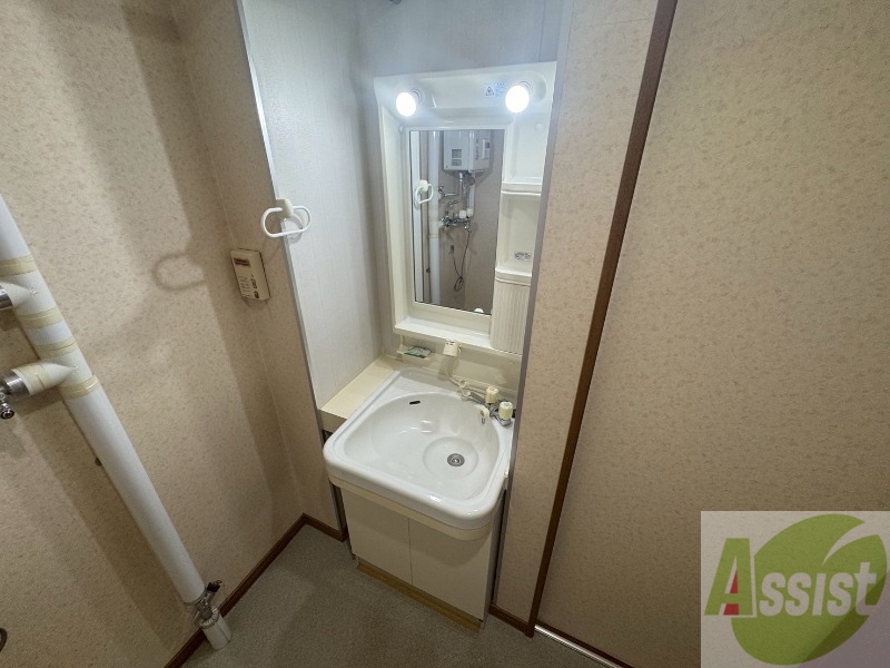 洗面設備　こちらに洗面台があります。朝の洗顔はこちらで。